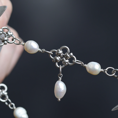 Video of Muriel chainmail and pearl collar