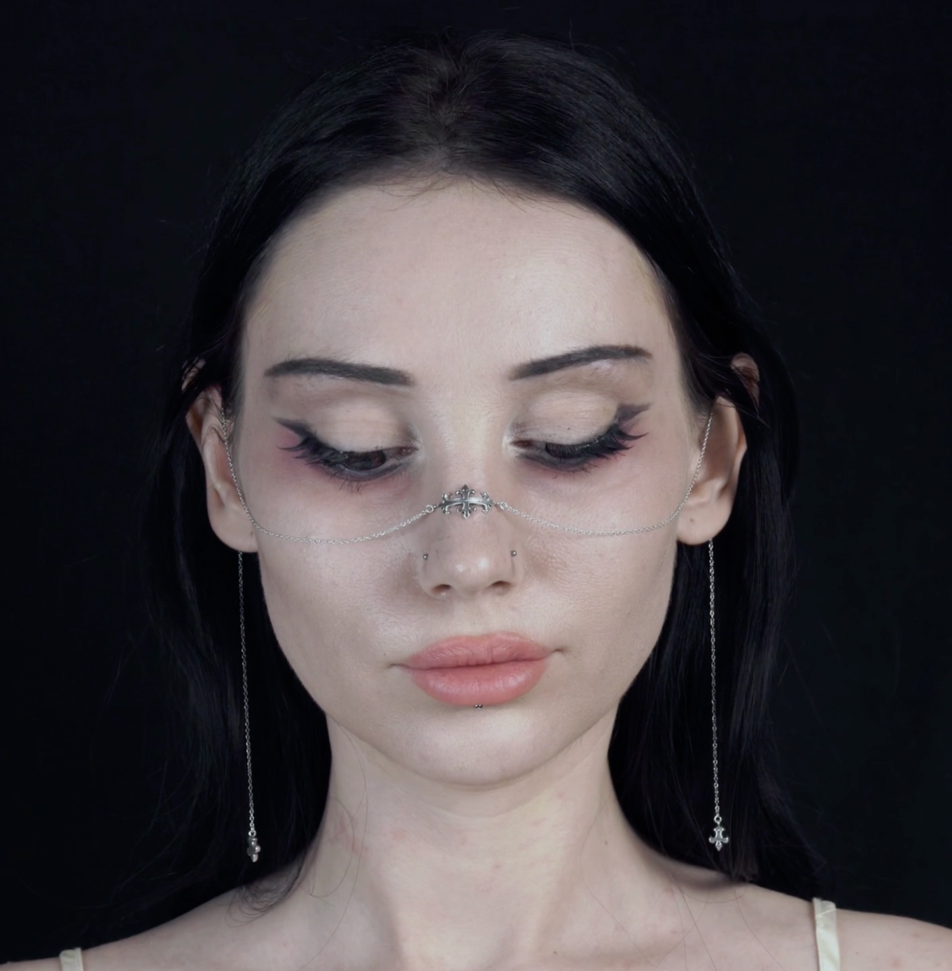 Armour face chain silver video