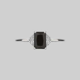 DECOR. Black Spinel Ornamental Ring - Silver