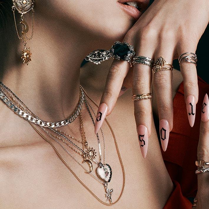 Cherub-necklace