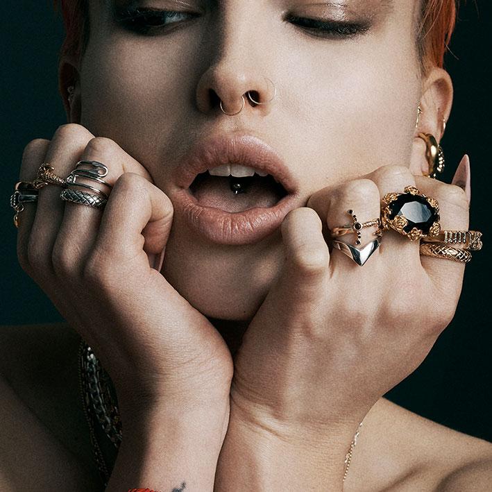 Garnet and gold dagger wrap ring