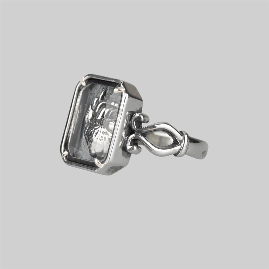 Regal rose heart ring deals