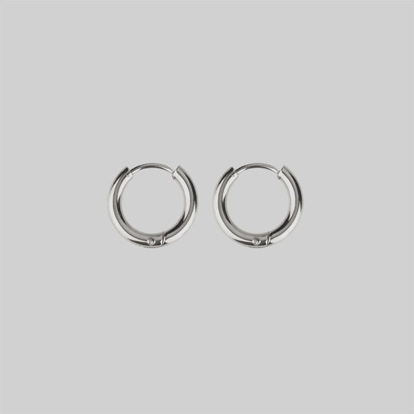 VITA. Hinge Huggie Hoop Earrings - Silver – REGALROSE