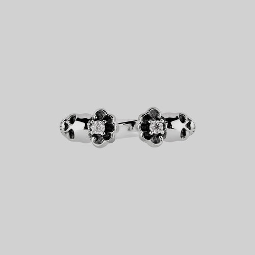 CHALICE. Violet Amethyst Gothic Ring - Silver
