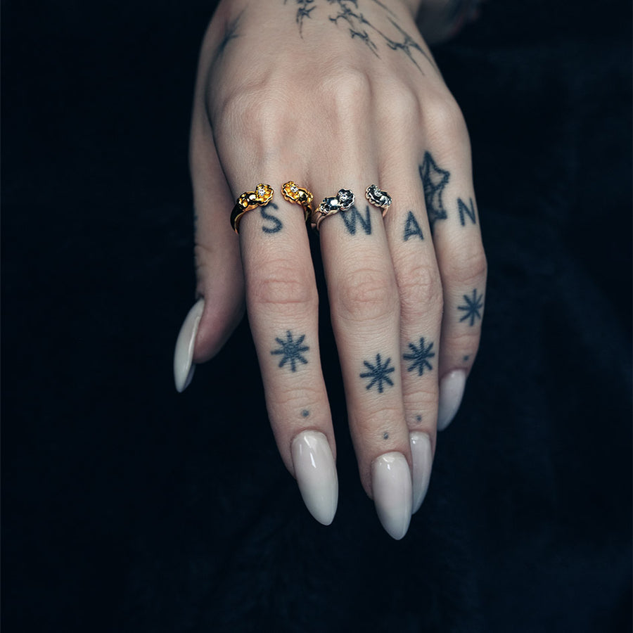 EBONY. Gothic Skull Clam Shell Ring Gold