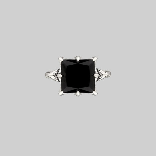 BITTERSWEET. Double Serpent Onyx Ring - Silver