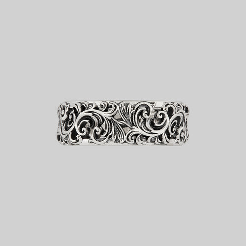 RULE. Ornate Flourish Band Ring - Gold