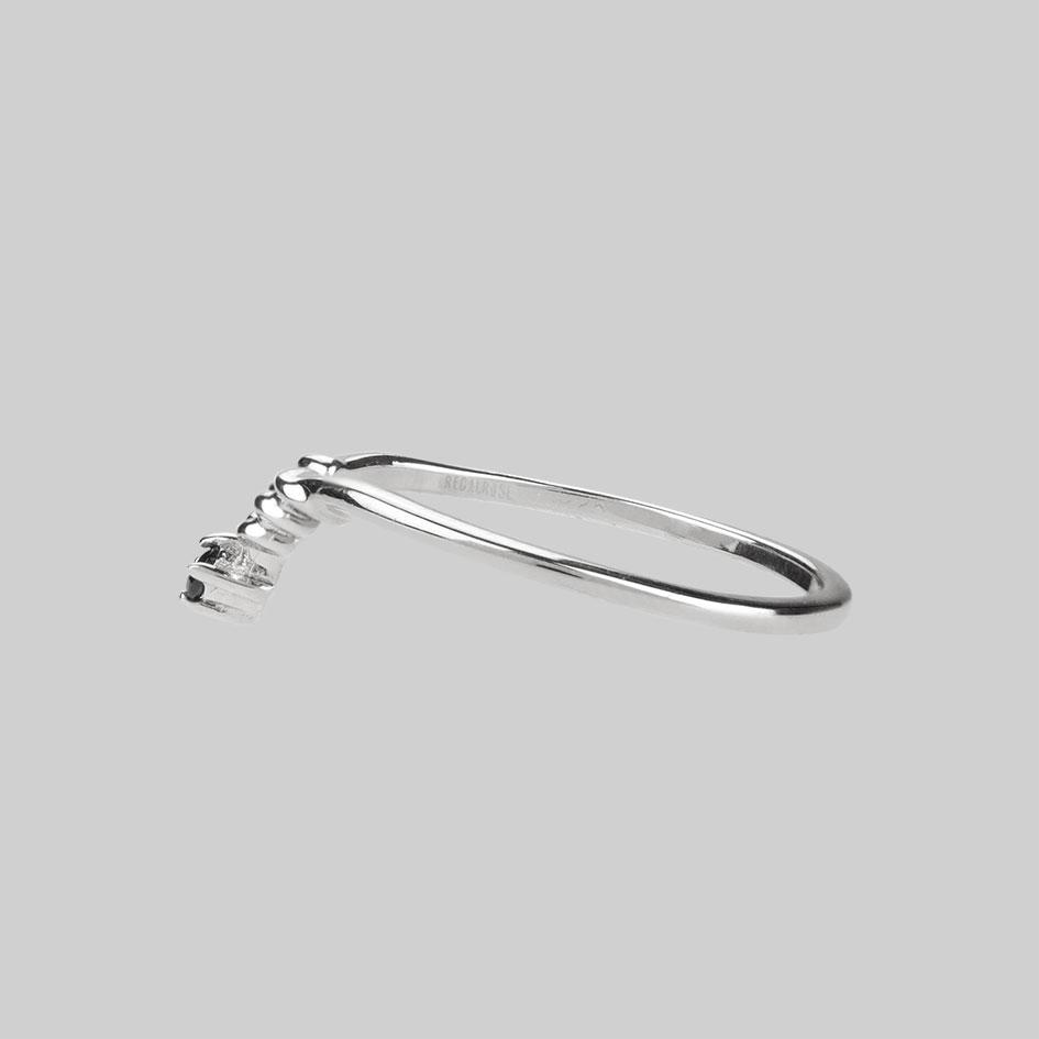 silver chevron ring with black gemstone