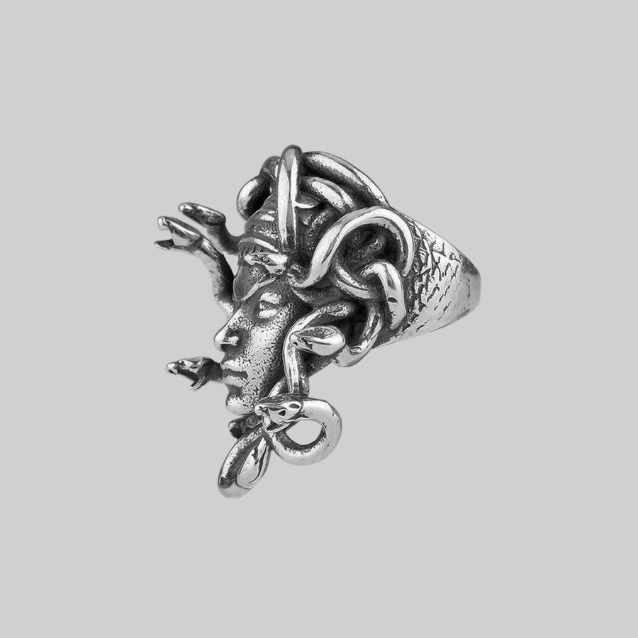 The Eternal Curse. Medusa Ring REGALROSE