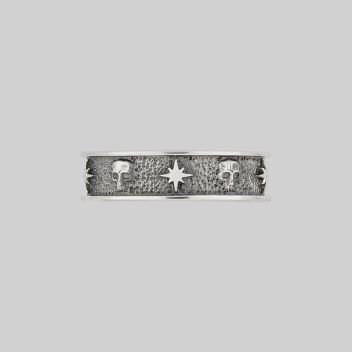 EDWIN. Skull & Star Wide Band Ring - Silver